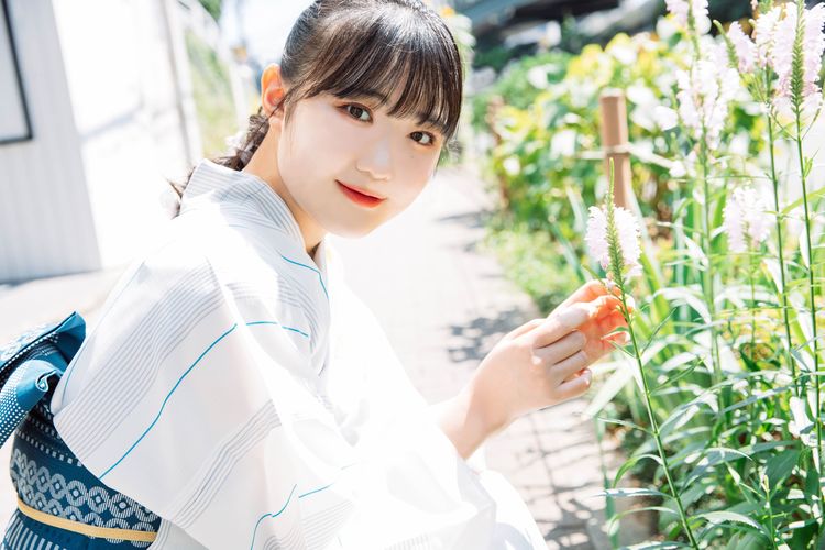 BEYOOOOONDSの江口紗耶、19歳のバースデーに1st写真集『Saya