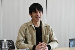 ▲育成年代の話を聞いて笑顔のすがやさん