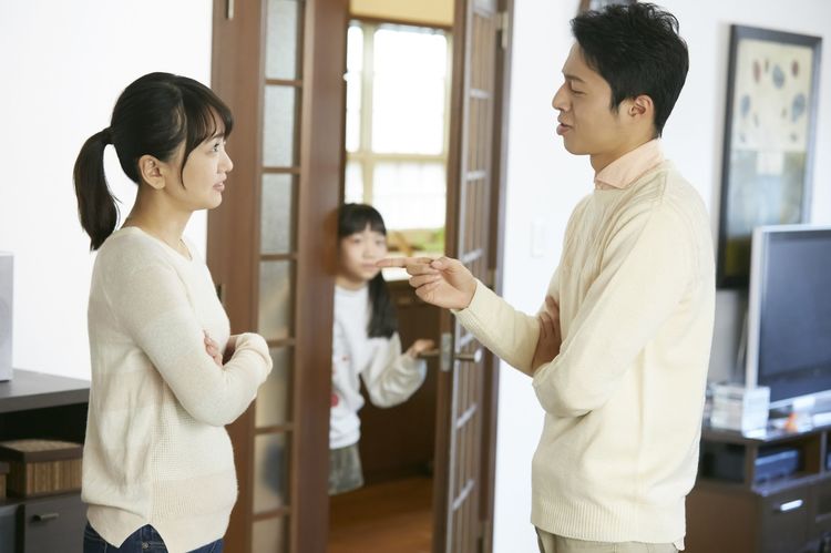 自傷行為・学力低下…夫婦喧嘩が与える子どもへの悪影響