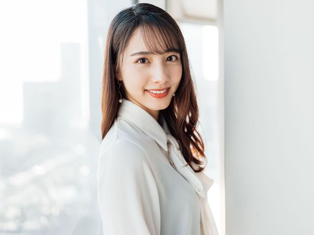 早くもブレイクの兆し!!  新米お天気キャスター武藤彩芽の１日に密着