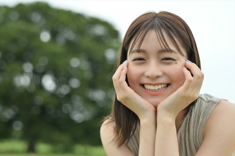 田﨑さくら ひまわりのほほえみ | 中川絵美里 そっと、切り取る | WANI