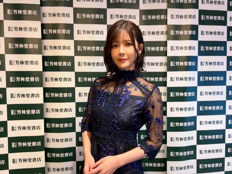 プロ雀士・高宮まり 初の紙写真集は「山に登るし、川にも入るので自然で撮りたい!」