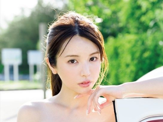 グラビア界の逸材・仲村美海が大胆に挑んだ1st写真集『Miu』が
