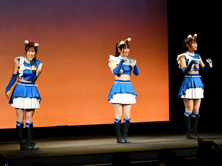 東京のファンと一緒にきつねダンス！ 会場限定クリスマスバージョンの振り付けも!?