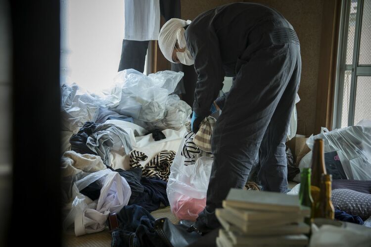 壮絶なゴミ屋敷で発見した忘れられない「寝床」の話