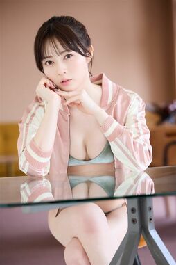 ▲『全方位無敵彼女』より　撮影：Takeo Dec.