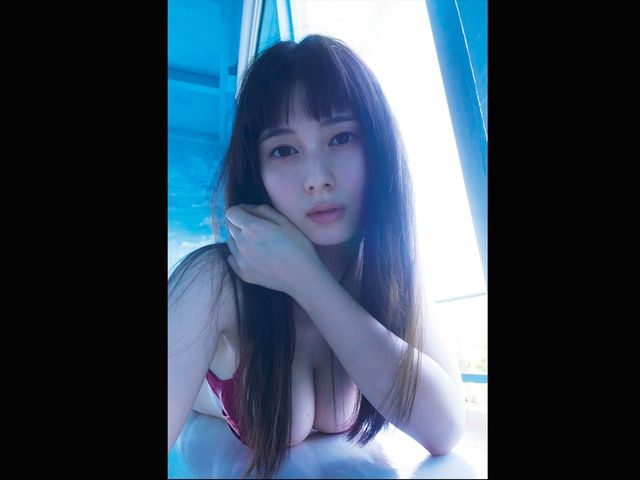 大久保桜子が待望の2nd写真集『sol』を発売！ 透明感のある肌と美ボディを大胆露出!!