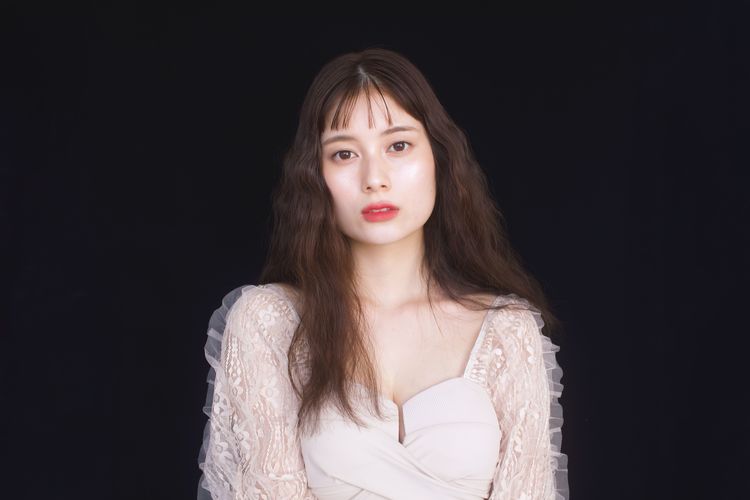 大久保桜子 初セルフプロデュースカレンダーは水森亜土からインスパイア！