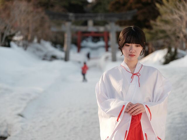 魔の手から逃れられられない？巫女の恐怖体験