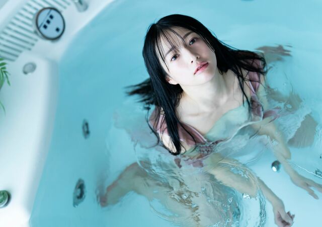 マルチに活躍する月野もも デジタル限定写真集『FULLMOON～another edition～』発売！