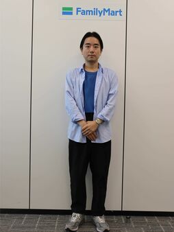 ▲この日の服装は全身コンビニエンスウェアのものだ(靴以外)