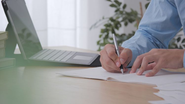 心がザワザワしているときはSNSではなくノートに書く