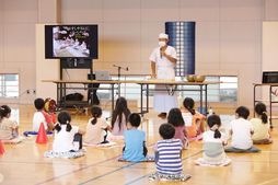 ▲子どもと魚のイベントの模様