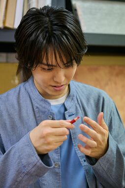 【高野洸×大河紀対談】アトリエを訪ね、作品の絵の具の躍動感を感じる