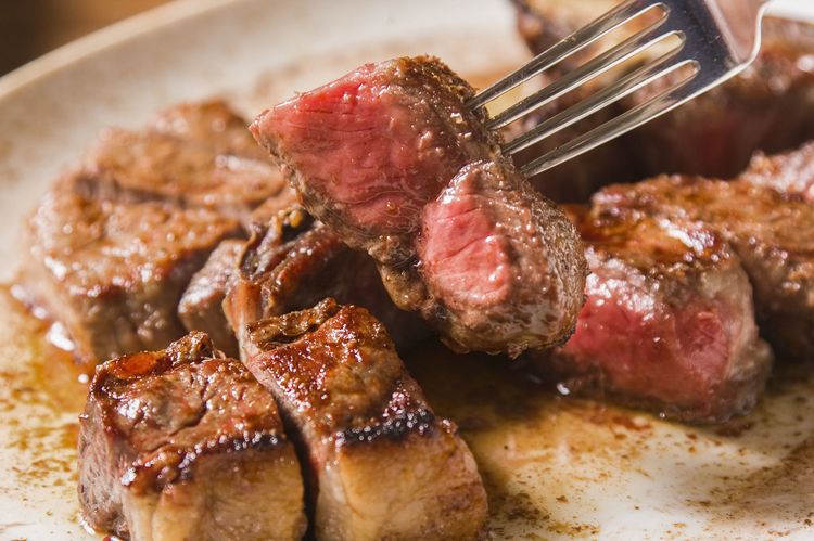 老化にも影響! 腸に負担を与える「肉食」のリスク