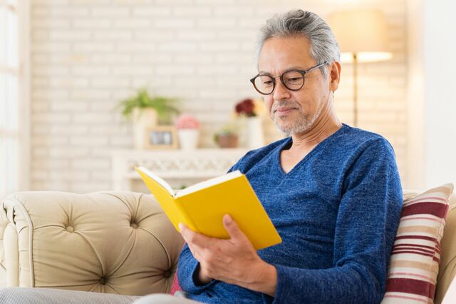 スマホがなかった時代を思い出して定年する前に身につけたい読書習慣