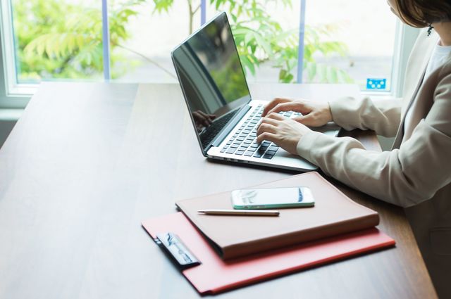 在宅ワーク歴25年男のアドバイス「仕事とプライベートは分けるな」