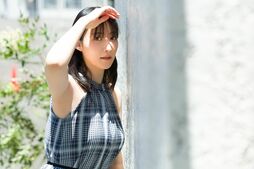 9等身美女・山崎あみが水着やランジェリーに初挑戦した待望の写真集、ついに発売！