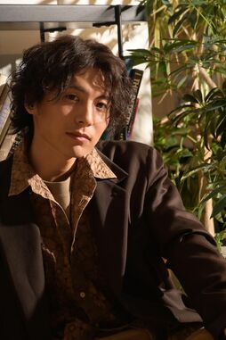 怪我をもいとわない20代から、作品を楽しむ30代ヘ――俳優・宮崎秋人の挑戦と進化