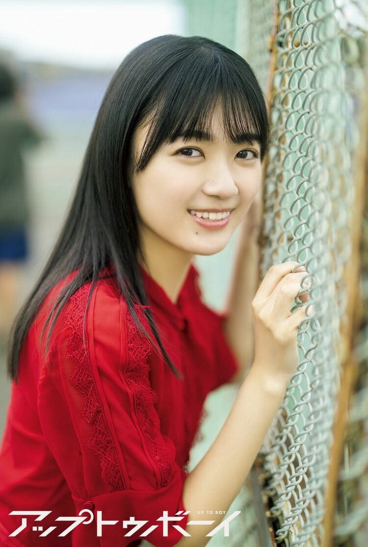 日向坂46 小坂菜緒　上村ひなの　直筆　サイン　生写真　ヤングジャンプ 日向坂46 小坂菜緒 上村ひなの 直筆 サイン 生写真 ヤングジャンプ