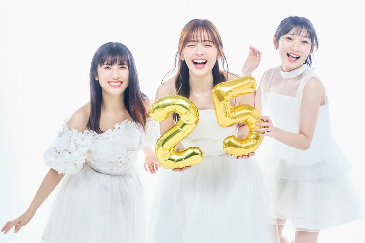 M-line 三大歌姫の鈴木愛理、佐藤優樹、宮本佳林がアップトゥボーイの表紙巻頭に登場!