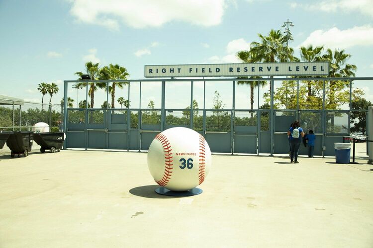 「これは天国の写真集だ」映画監督・西川美和氏も絶賛！ 野球場マニア必見の作品集