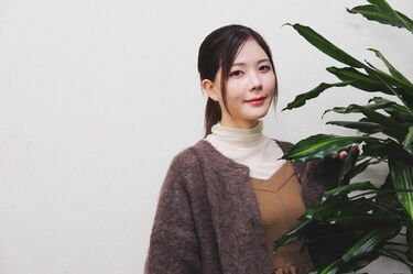 人気グラビア雀士・高宮まり。撮影でのリクエストは「川に流されたい」