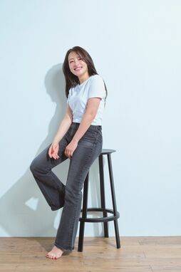 急な美人化で話題の大沢あかね「タレントさんとの2ショットが怖くなくなりました」