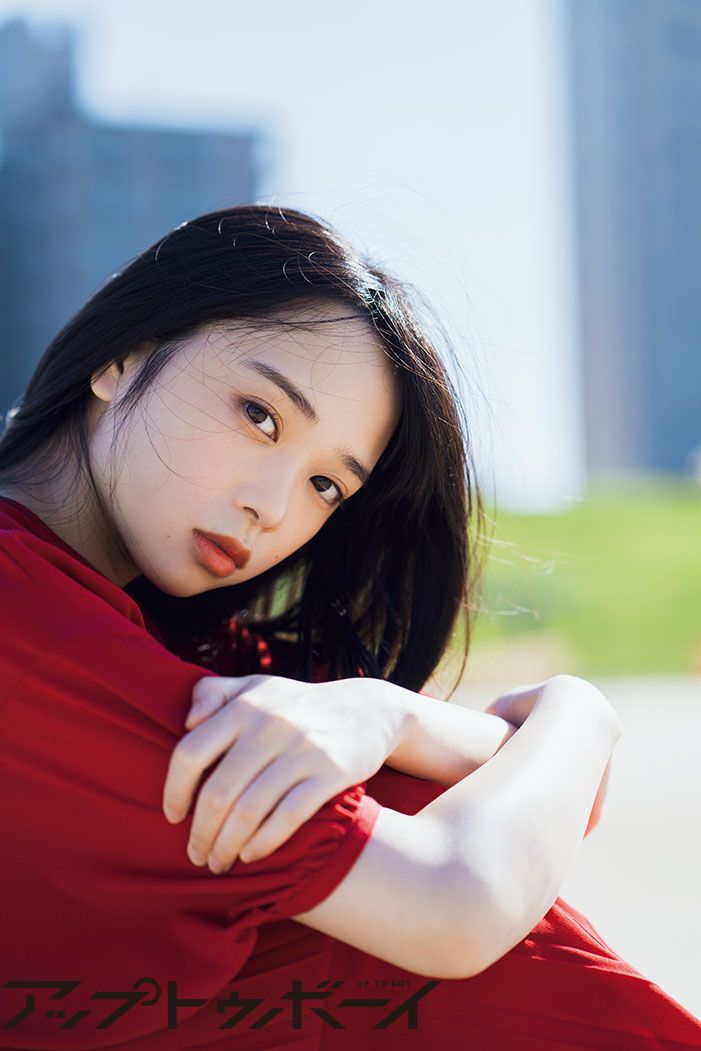 日向坂46・金村美玖×丹生明里“にぶみく”コンビ初表紙！ 絵本の中のよう
