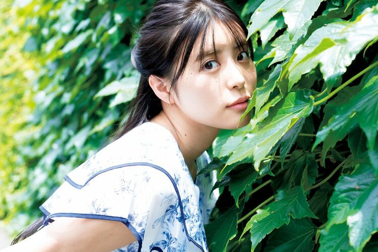 現役女子大生Gカップグラドル竹内花。写真集の打ち合わせに私物下着を持参!?