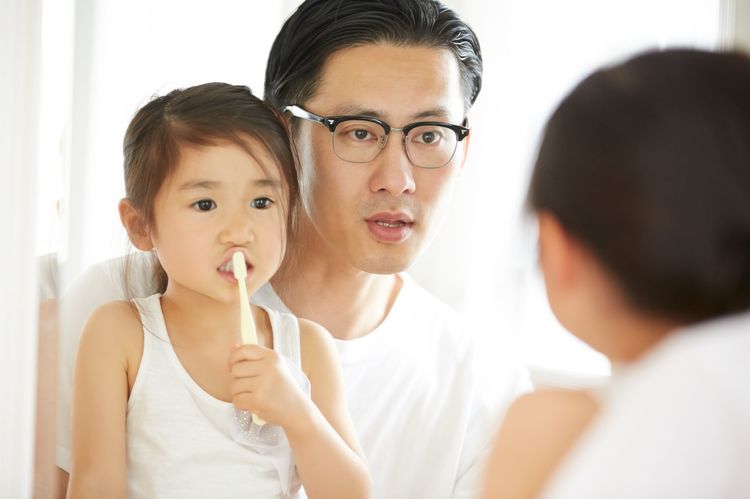 「親子で歯磨き」の大切さ! 80歳になったときに歯を残すために