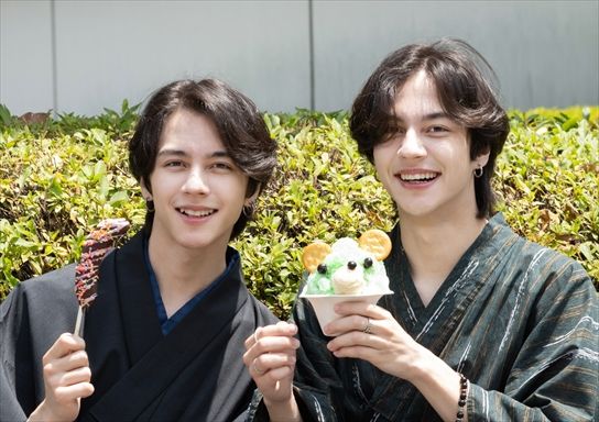SNSで大バズり！ 世界を虜にするイケメン双子のTWINSゴは日本LOVE | WANI BOOKS Newsクランチ！（ニュースクランチ！）