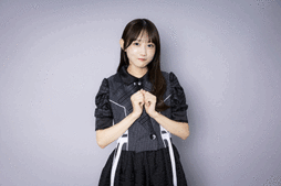 異彩を放ちつつ人気急上昇中！ 表現するアイドル・AsIs(アズイズ)！