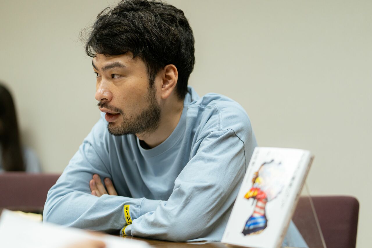 直木賞作家・小川哲「世の中の出来事はだいたい全部小説なんです」 俺のクランチ WANI BOOKS NewsCrunch(ニュースクランチ)