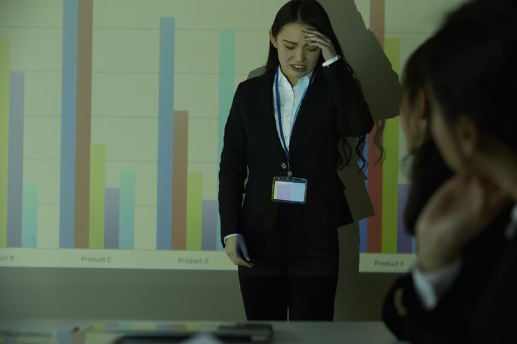 人の目が気になる…大人の人見知り「社交不安症」って?