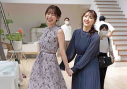 ▲同期の白井ゆかりキャスターとはしぎゃながら
