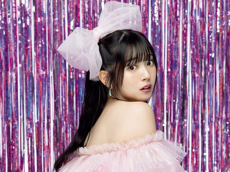 鈴木愛理、最強アイドル姿で11年ぶりに『アップトゥボーイ』単独表紙!