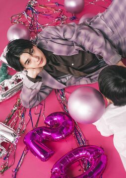 ▲写真集『20』より。弟とのショット