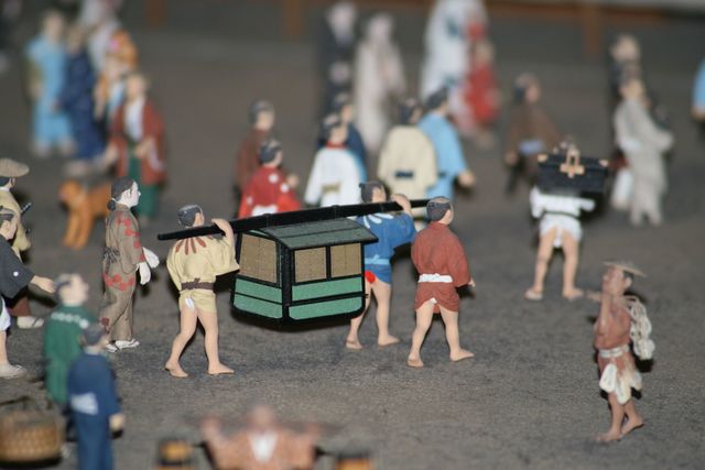 独身男子の多いソロ社会だった江戸時代ニッポン