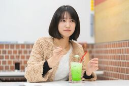 ▲大好きなメロンクリームソーダを食べてひと休み