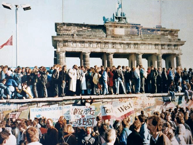 ベルリンの壁を崩壊させる計画したのはミハイル・ゴルバチョフだった!? | WANI BOOKS NewsCrunch（ニュースクランチ）
