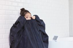 急な美人化で話題の大沢あかね「タレントさんとの2ショットが怖くなくなりました」