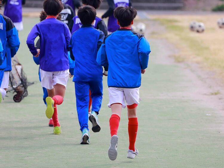 サッカーは試合前から戦いが始まっている！ 強豪チームの練習着