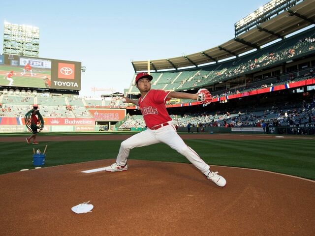 大谷翔平のモノマネで話題！ 芸人ミニタニが教えるメジャーの楽しみ方
